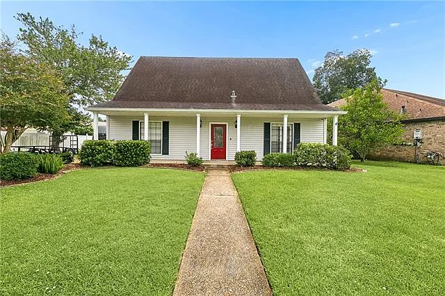 24 Myrtle Hill Dr — Photo 1