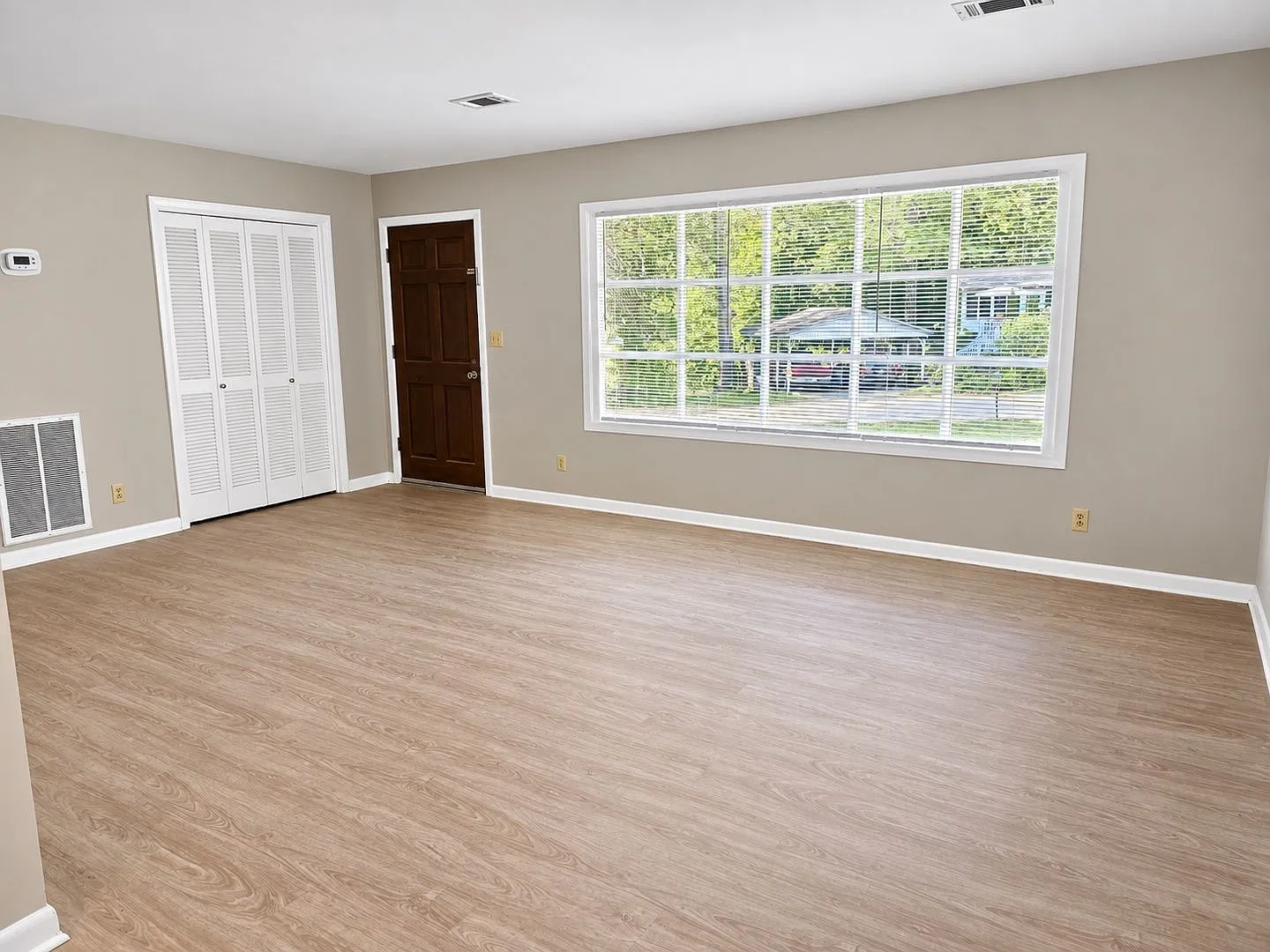 2 bed, 1.0 bath, 999 sqft, $1,495 — Photo 3