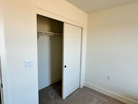2nd image of 752 Stephanie Dr #2