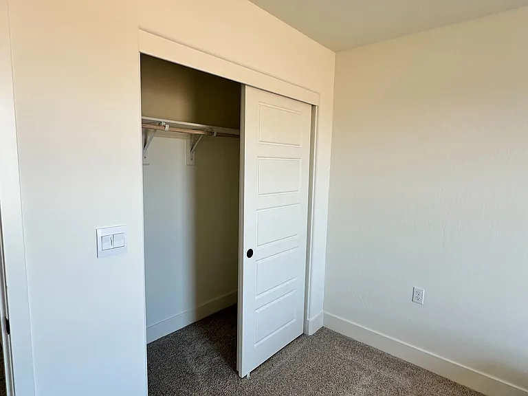 752 Stephanie Dr #2 — Photo 2