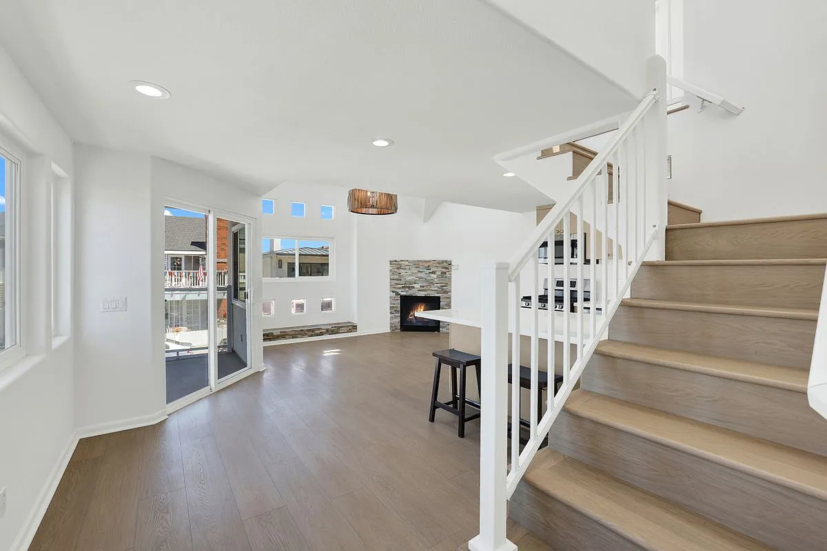 3 bed, 4.0 bath, 2130 sqft, $9,500 — Photo 4