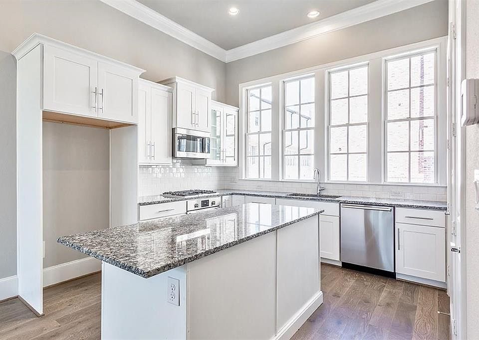 1st image of 622 Dalton Ln