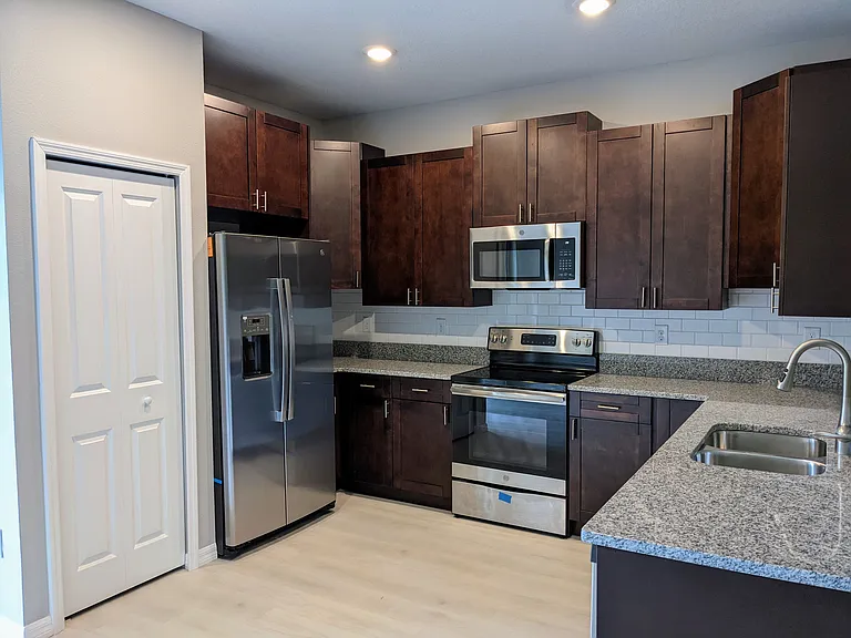 9771 Pembrooke Pines Dr — Photo 11