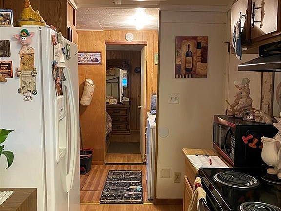 3rd image of 804 Stahlman Dr
