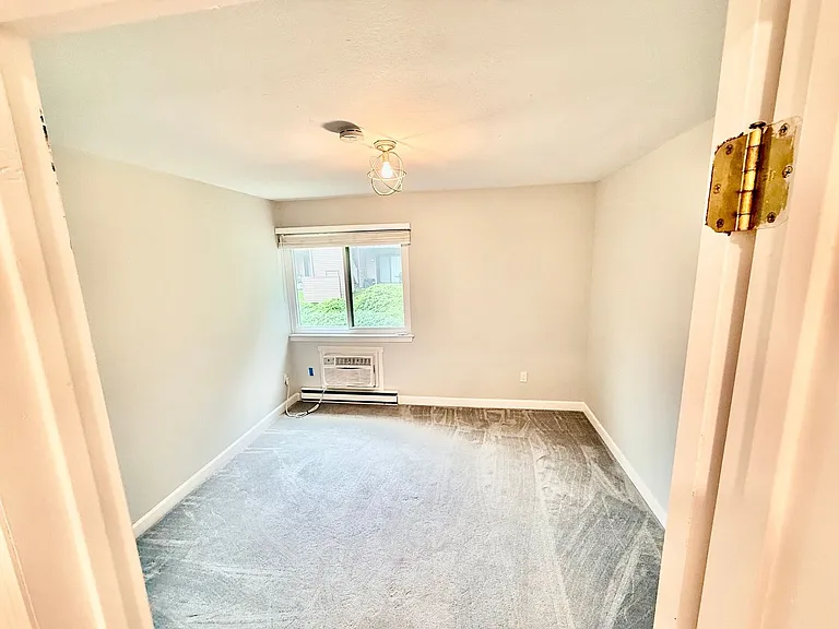 205 Village Dr — Photo 14