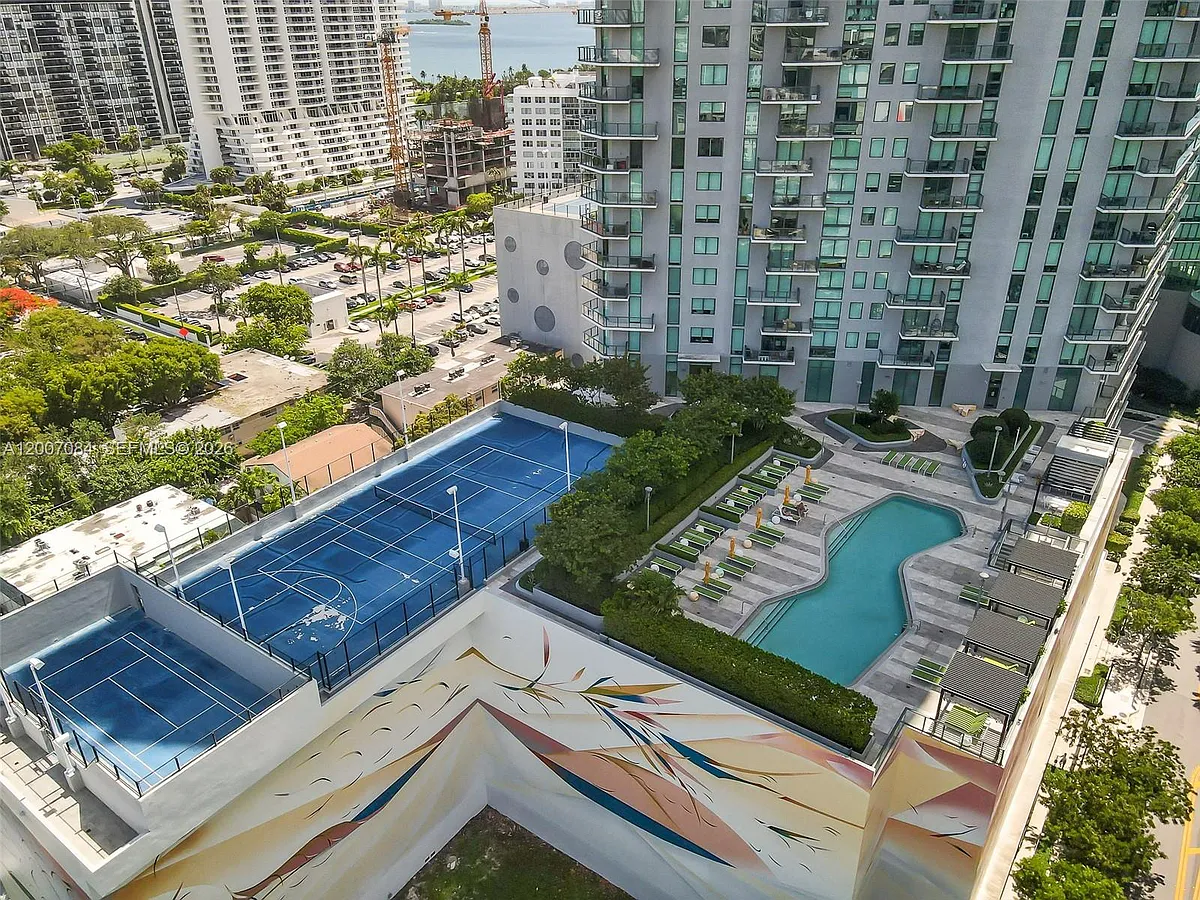 Building Photo - 501 NE 31st St #205