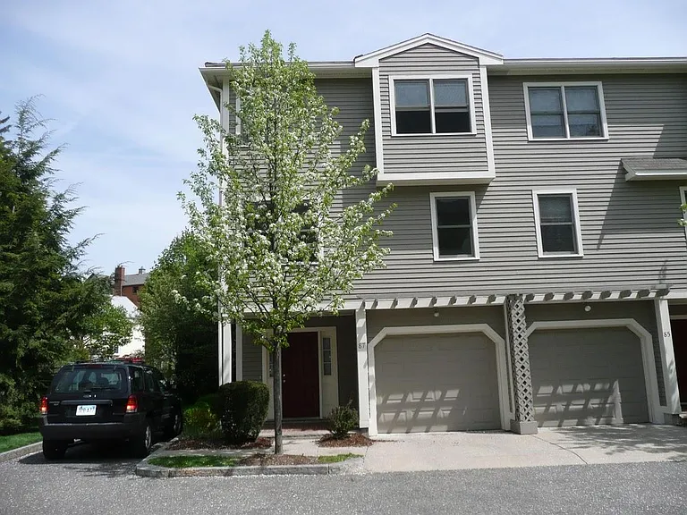 87 Pleasant St — Photo 1