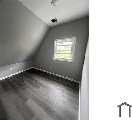 54 9th Ave #1 — Photo 3