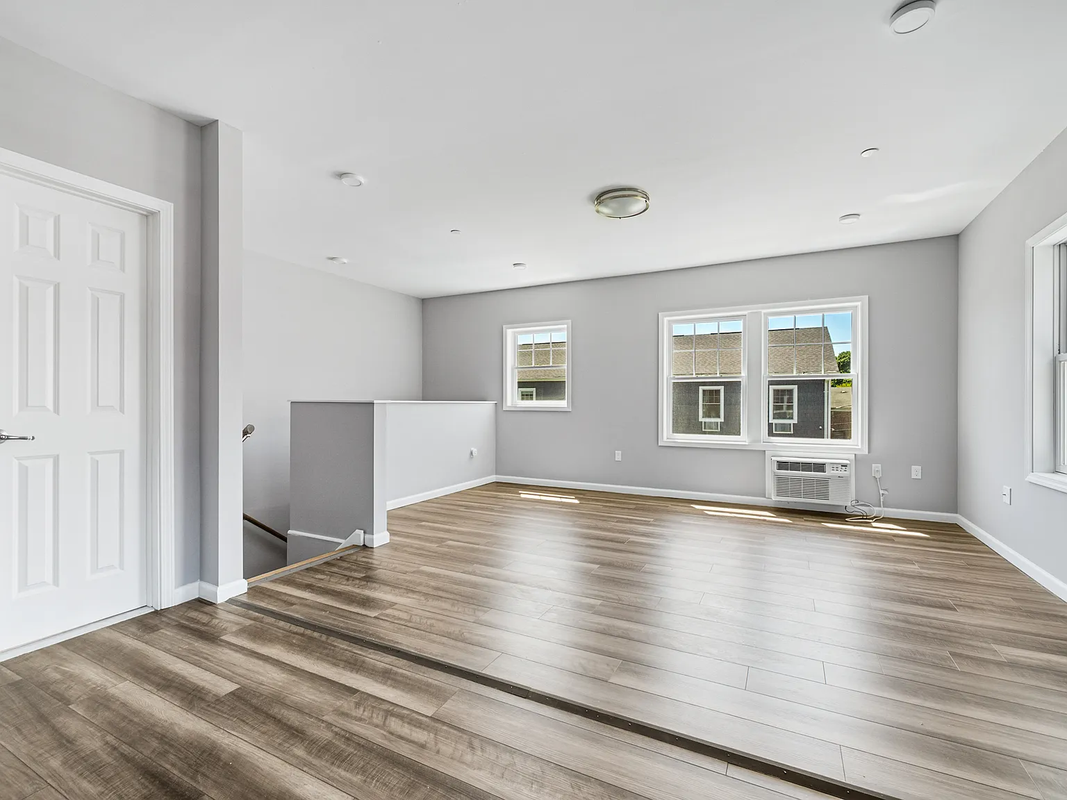 2 bed, 1.5 bath, 950 sqft, $3,400 — Photo 3