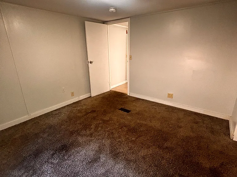 35 Sargent St — Photo 12