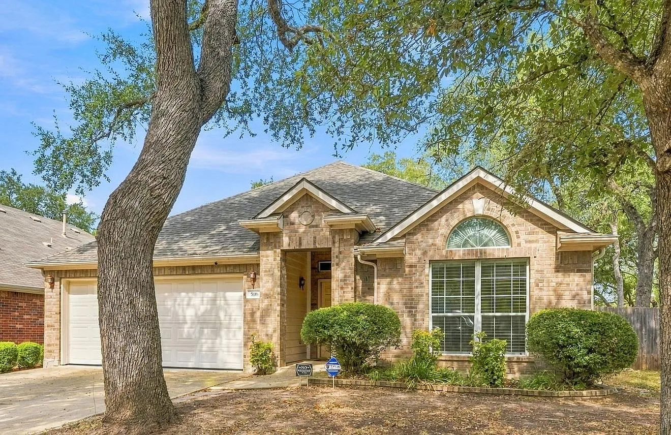 3 bed, 2.0 bath, 1798 sqft, $2,800 — Photo 1