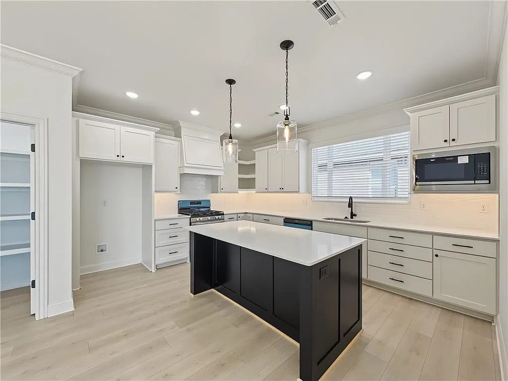 3 bed, 1780 sqft, $1,950 — Photo 4