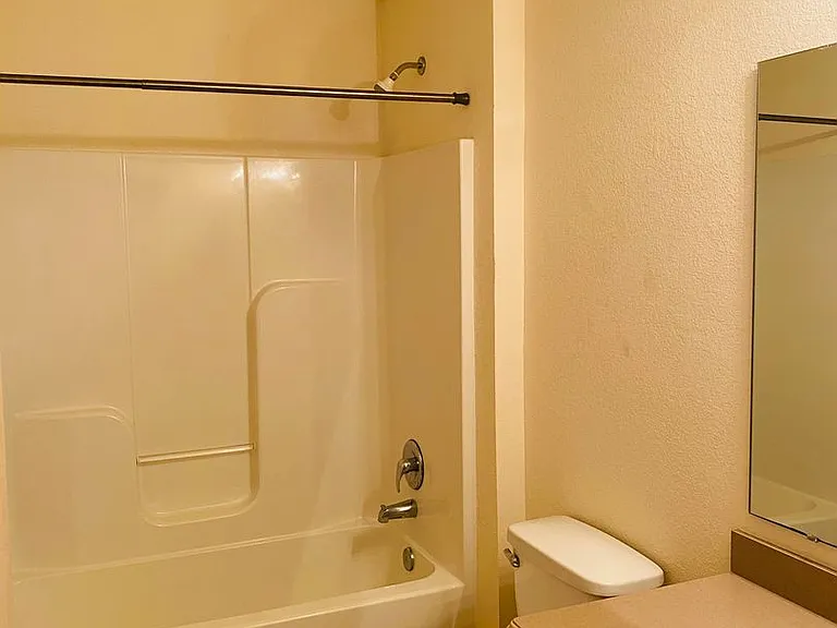 913 Westridge Dr #8 — Photo 8