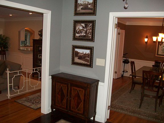 5th image of 208 Bridgewater Dr