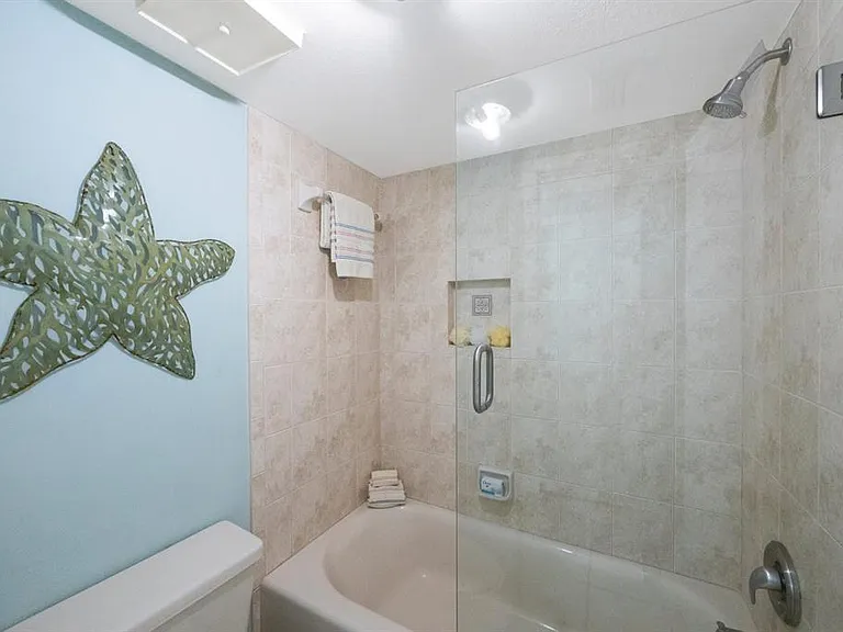 1125 Pinellas Bayway S #305 — Photo 24