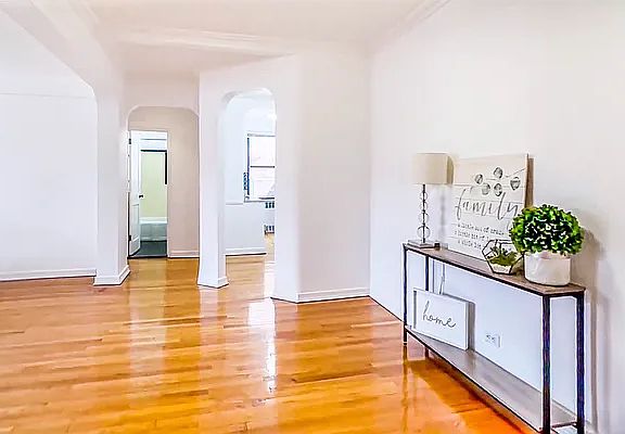 5th image of 67-71 Yellowstone Blvd #7