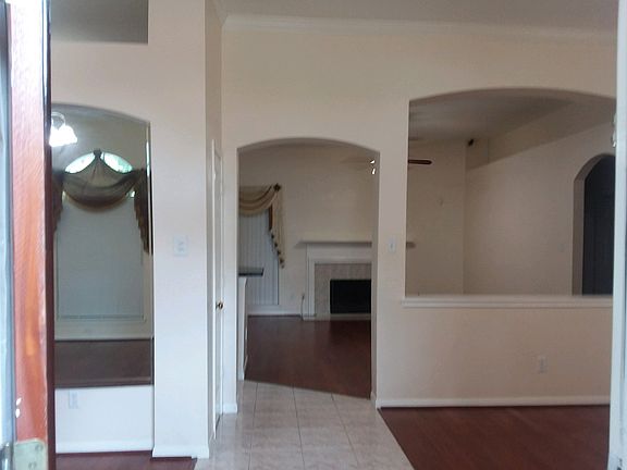 5th image of 5511 Imperial Grove Dr
