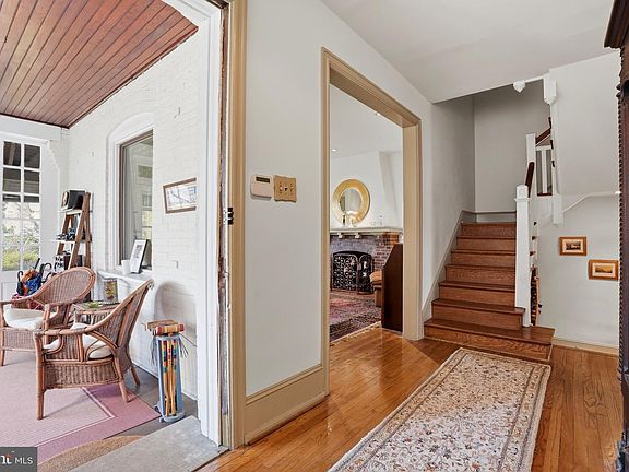 5th image of 3106 Midvale Ave