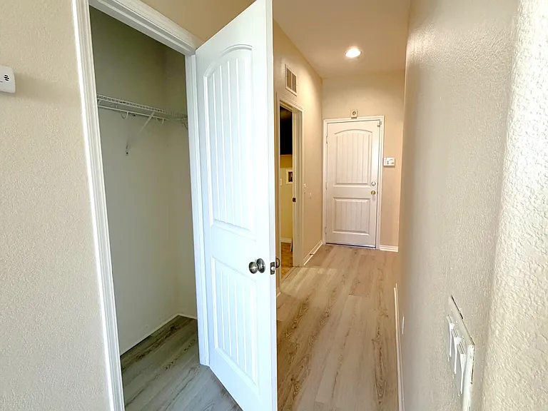 40220 Emily Pl — Photo 52