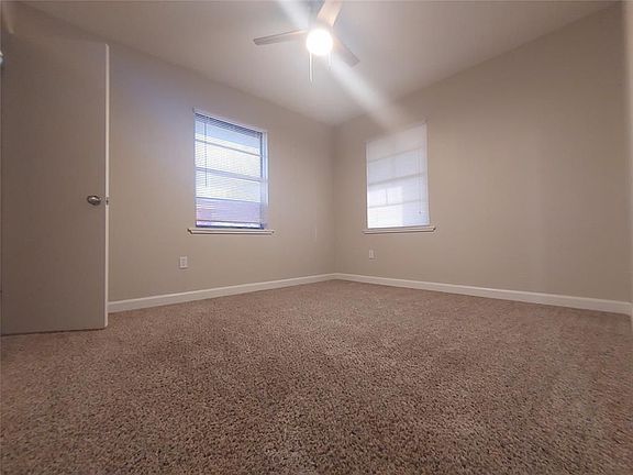 5th image of 2918 16th Ave N