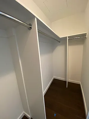 Rented by J. One Corporation | media 9
