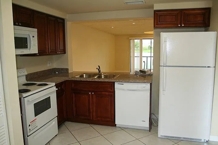 3 bed, 1512 sqft, $2,500 — Photo 2
