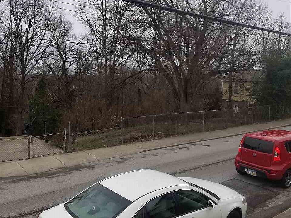 2nd image of 1028 John St