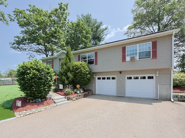 4 Colonial Rd, Webster, MA 01570
