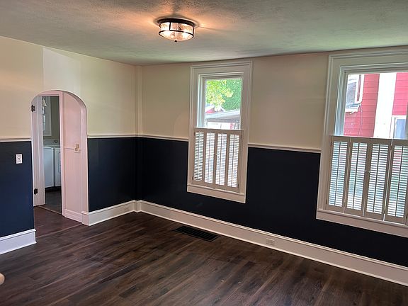 5th image of 108 6th St #1