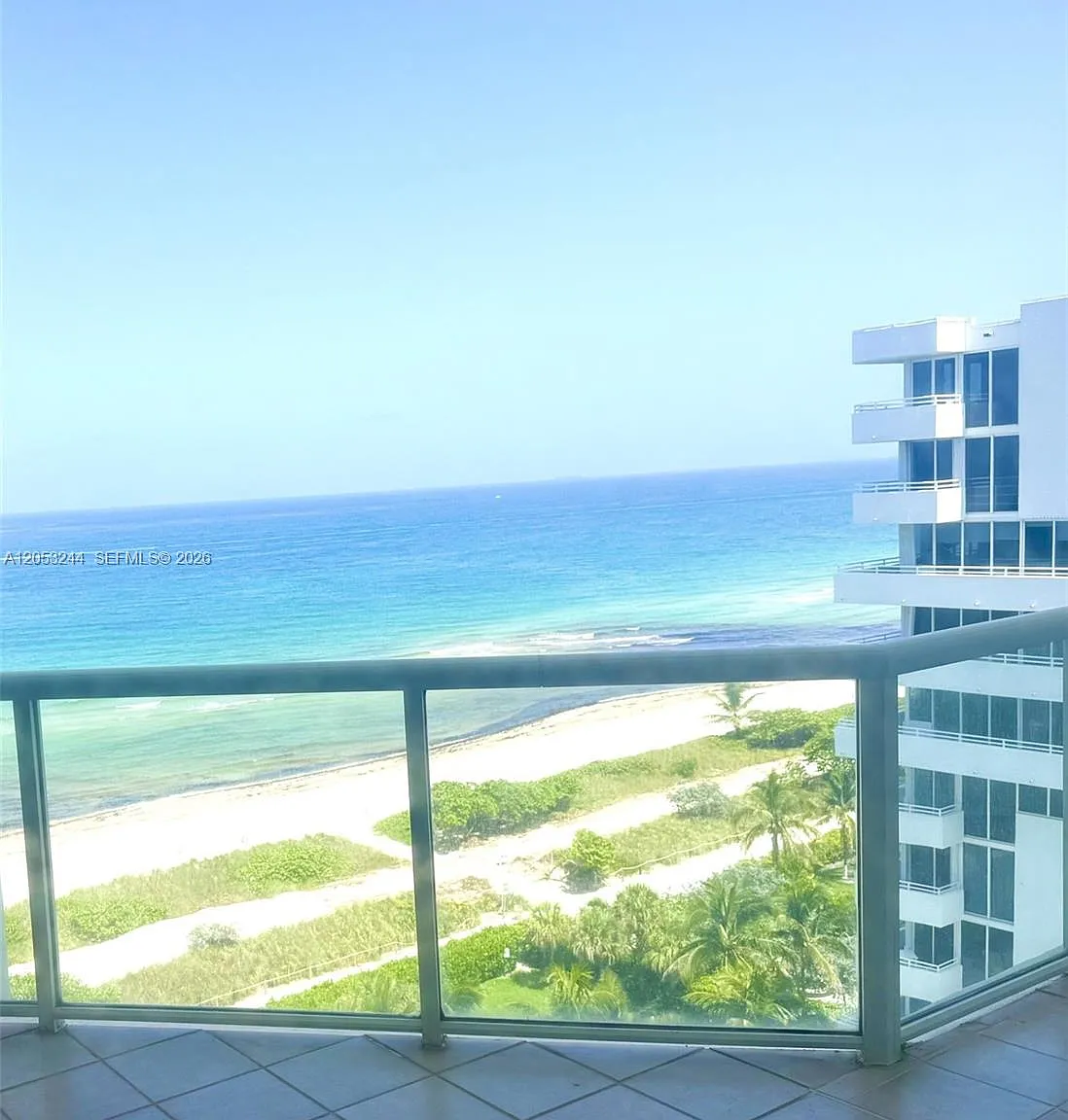 Mirage Condo — Photo 1