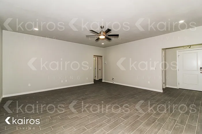 2703 Destin Ave — Photo 2
