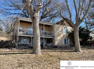 94 Walnut St, Louisville, NE 68037