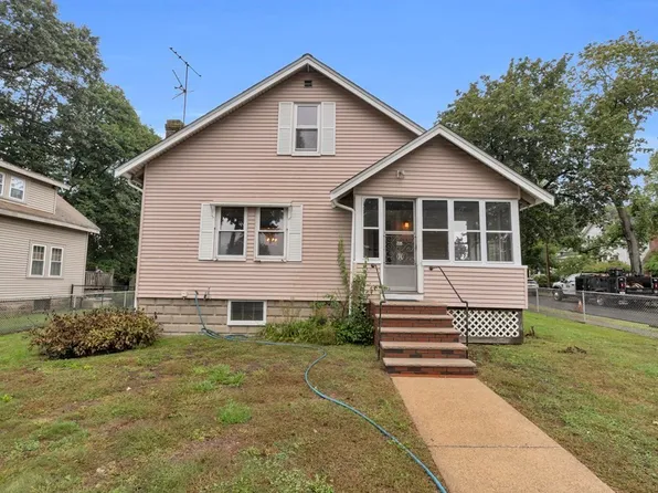205 Salem St, Wakefield, MA 01880