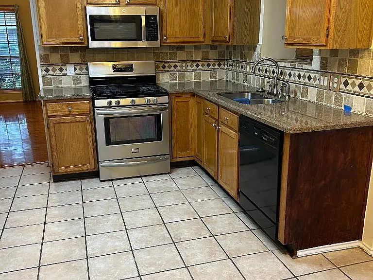 14419 E Glen Willow Rd — Photo 2