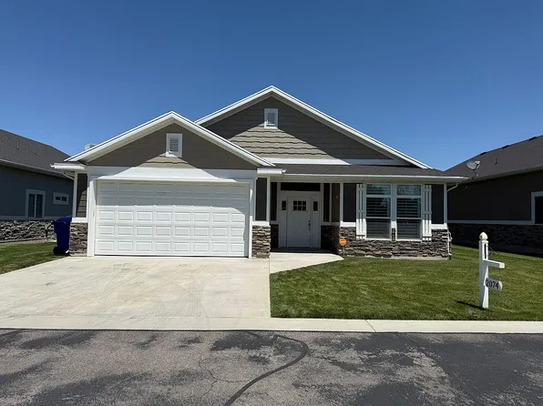 2074 W Jackson Ln, Syracuse, UT 84075