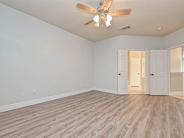11011 Sprucedale Ct — Photo 17