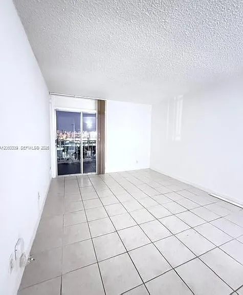 4550 NW 9th St #812E — Photo 3