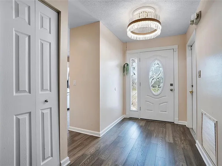 4805 Kingston Cir — Photo 3