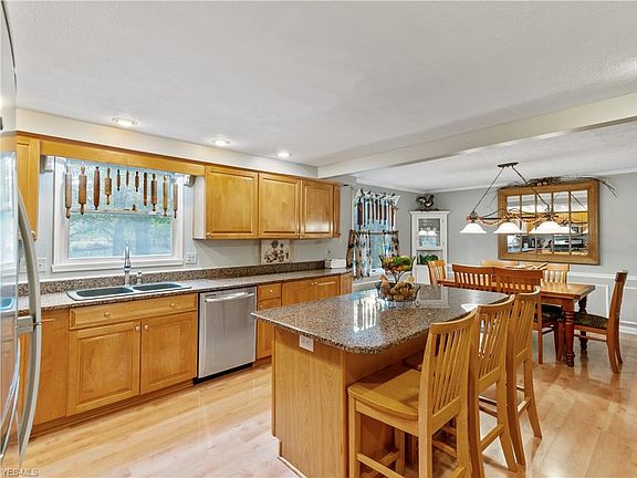 2nd image of 6005 Willow Lake Dr