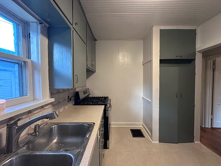 4810 Holly St — Photo 16