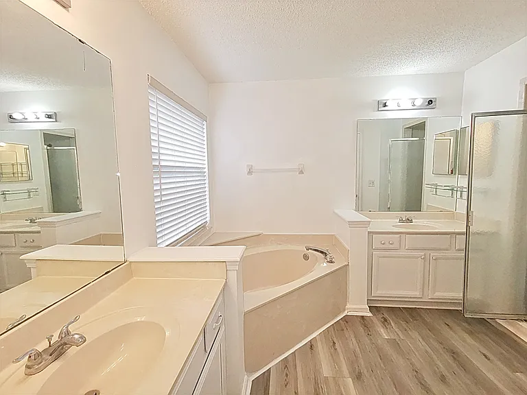 2107 E Willesdon Dr — Photo 13