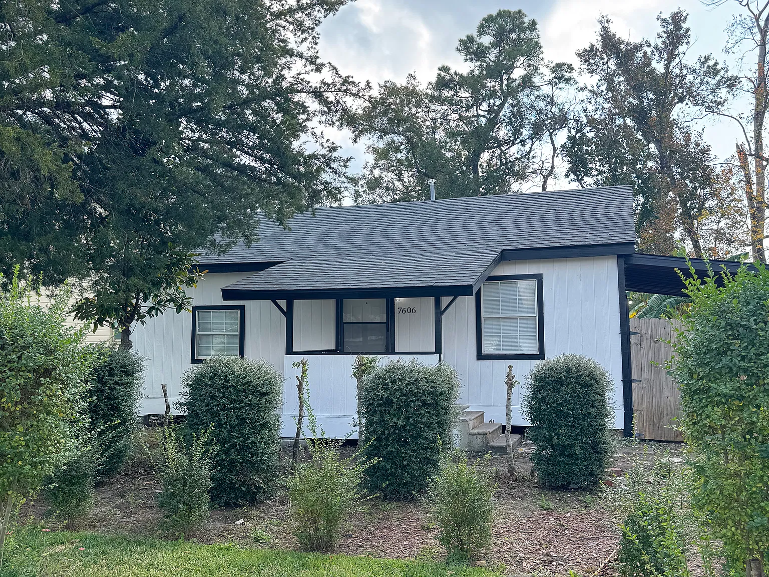 2 bed, 720 sqft, $1,100 — Photo 1