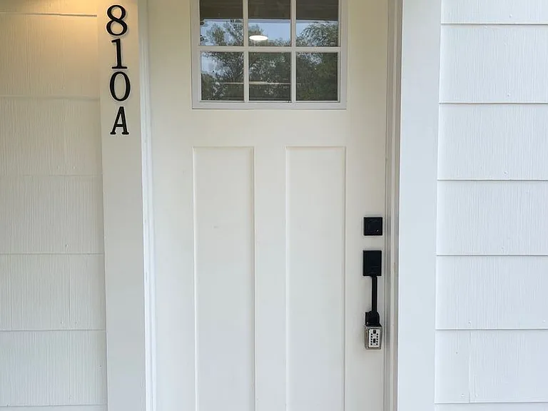 806 Florence St #810-A — Photo 2