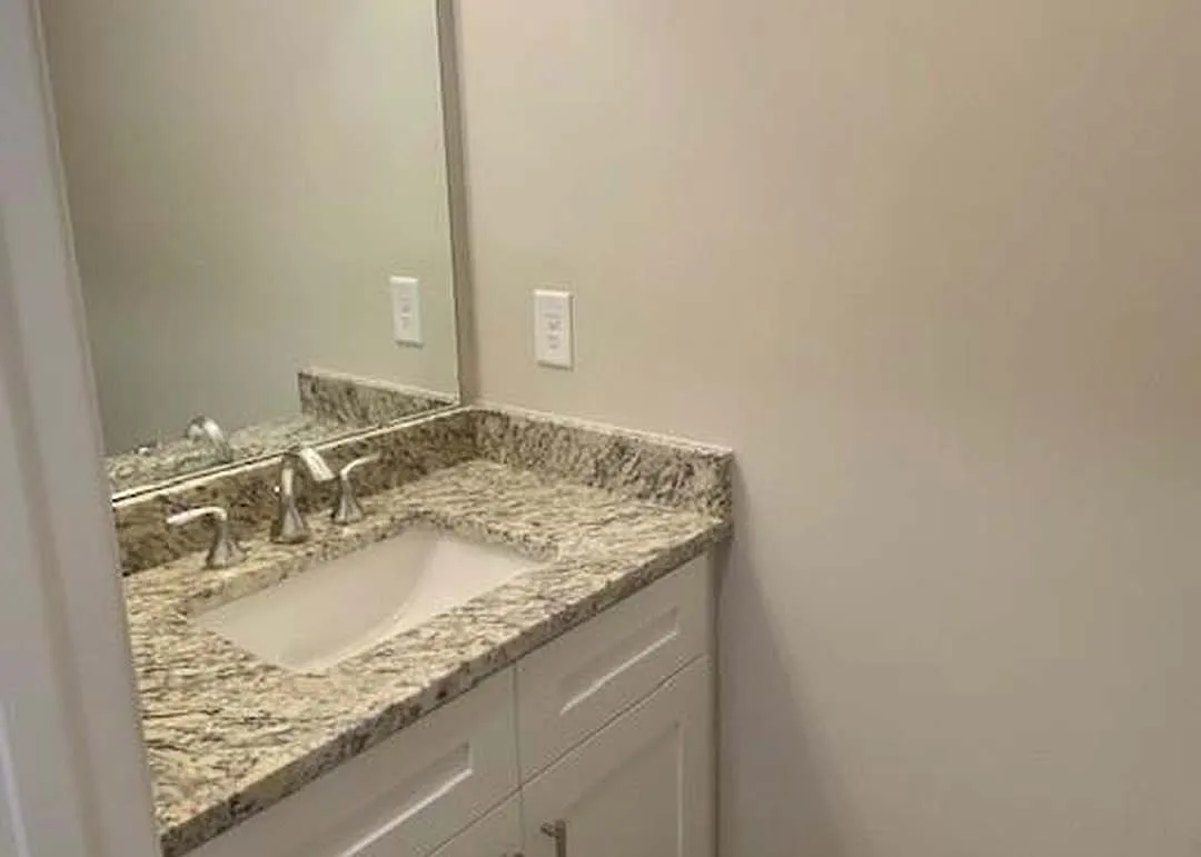 2 bed, 1.5 bath, 1013 sqft, $1,750 — Photo 2