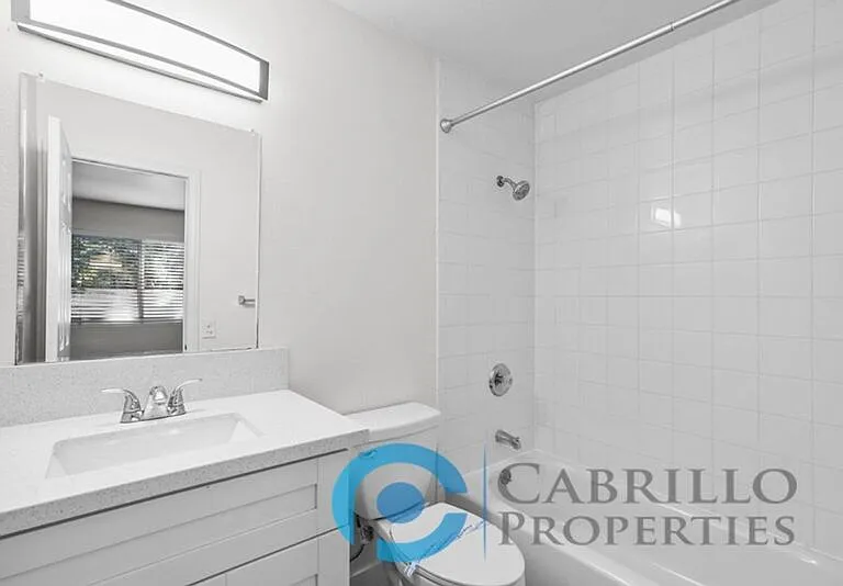 1016 Hornblend St #1 — Photo 24