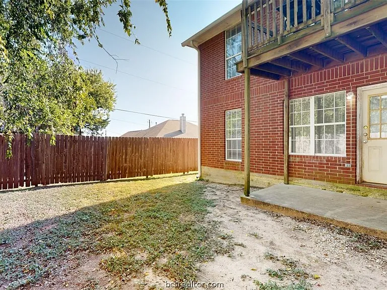 1513 Hollowhill Dr #B — Photo 20
