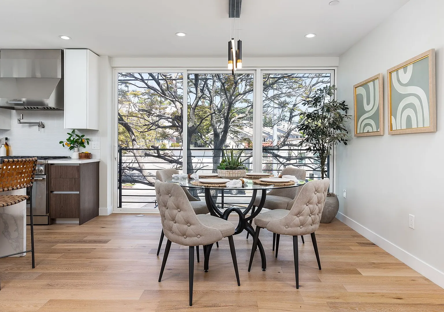 Brand New Luxury 2026 Construction Homes In Silverlake! — Photo 3