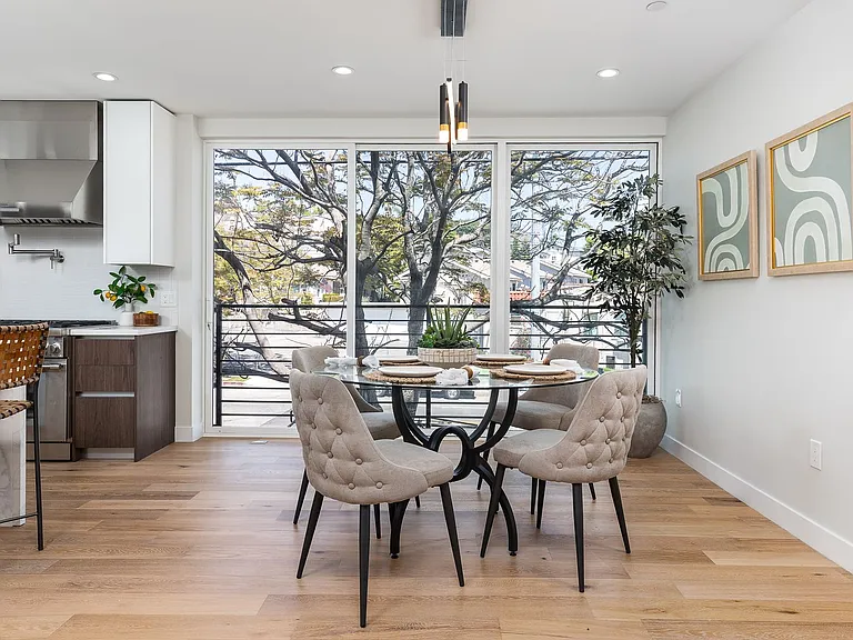 Brand New Luxury 2026 Construction Homes In Silverlake! — Photo 4