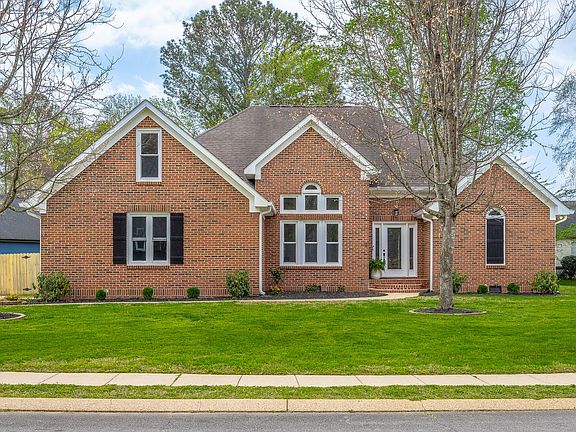 3rd image of 1618 Gunston Hall Rd