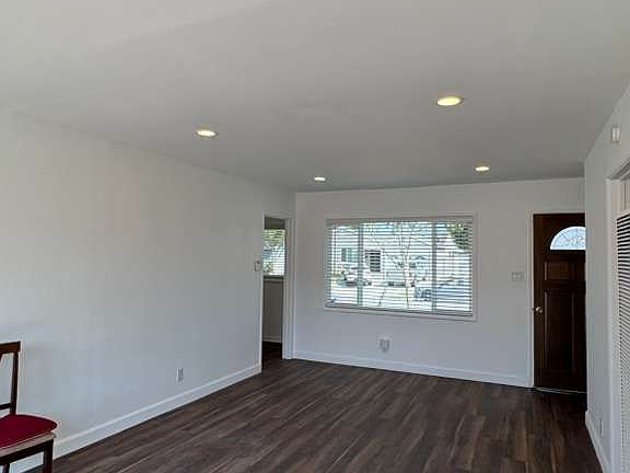 5th image of 4147 W 172nd St